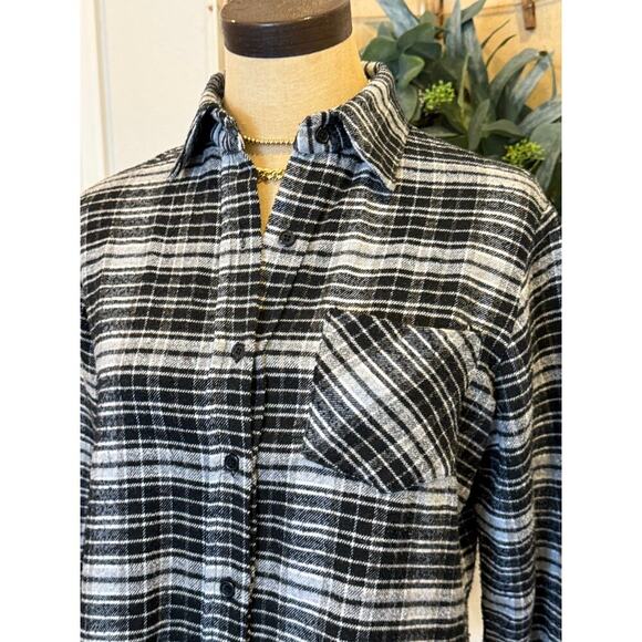 BRANDY MELVILLE black/white Flannel Button Down Shirt - Picture 2 of 9